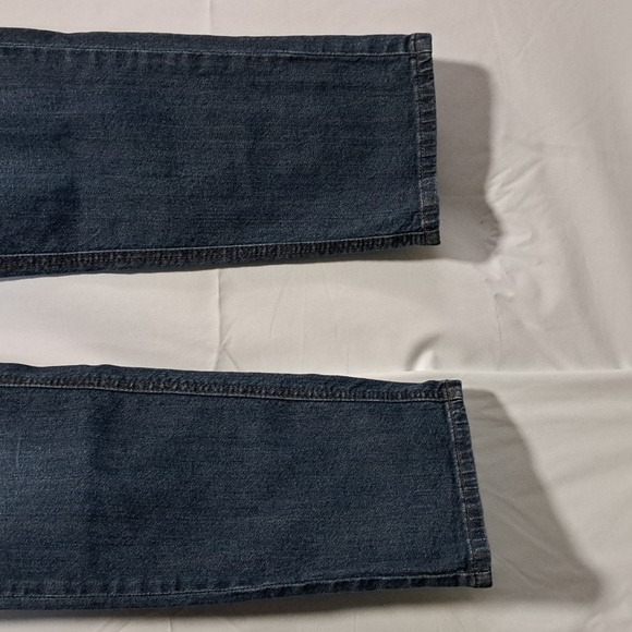 Cato Distressed - Picture 3 of 9